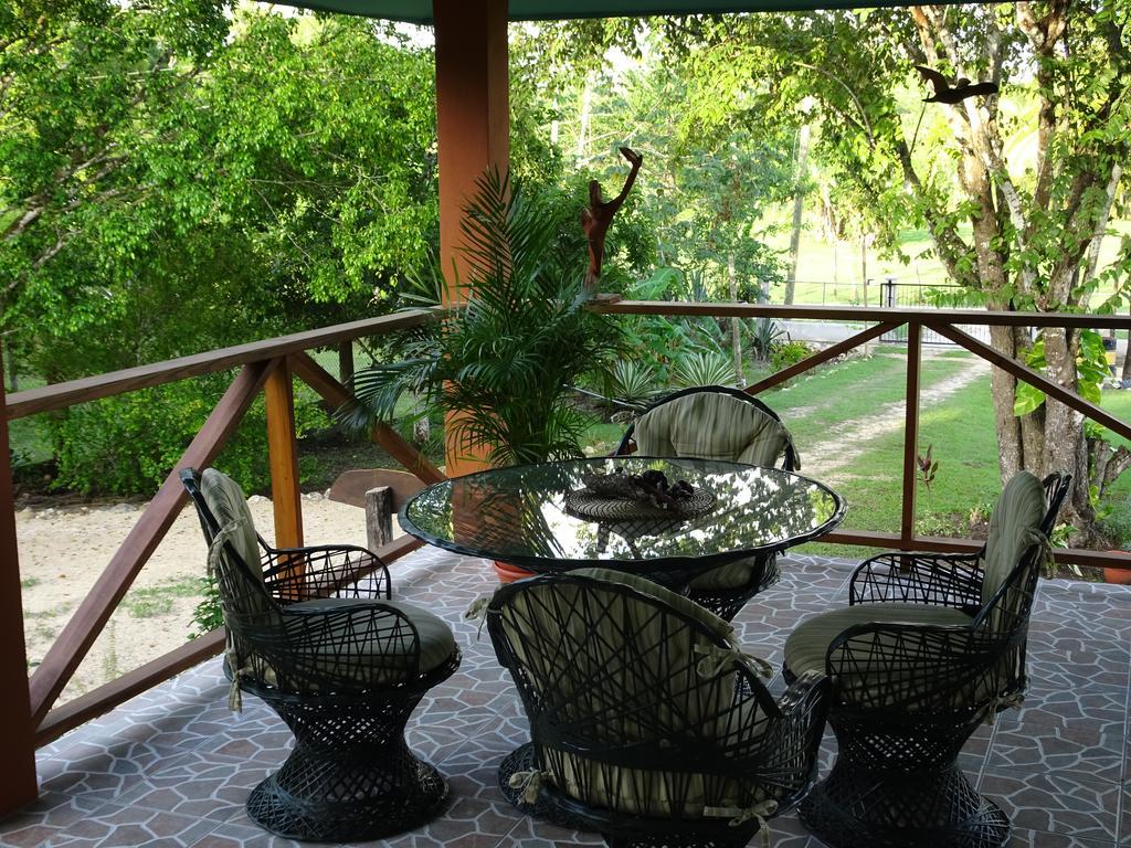 Maya Hill Lodge Black Man Eddy Exterior foto