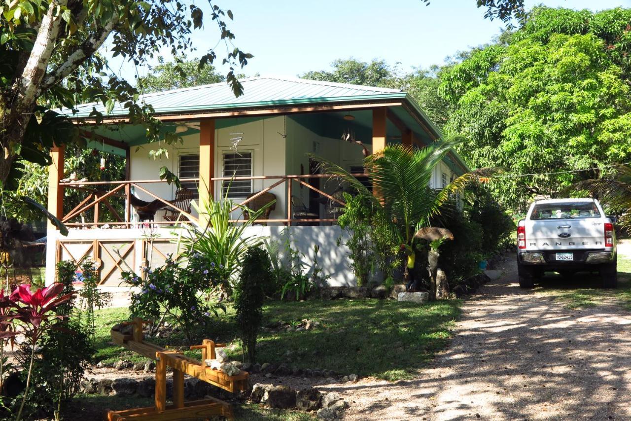 Maya Hill Lodge Black Man Eddy Exterior foto